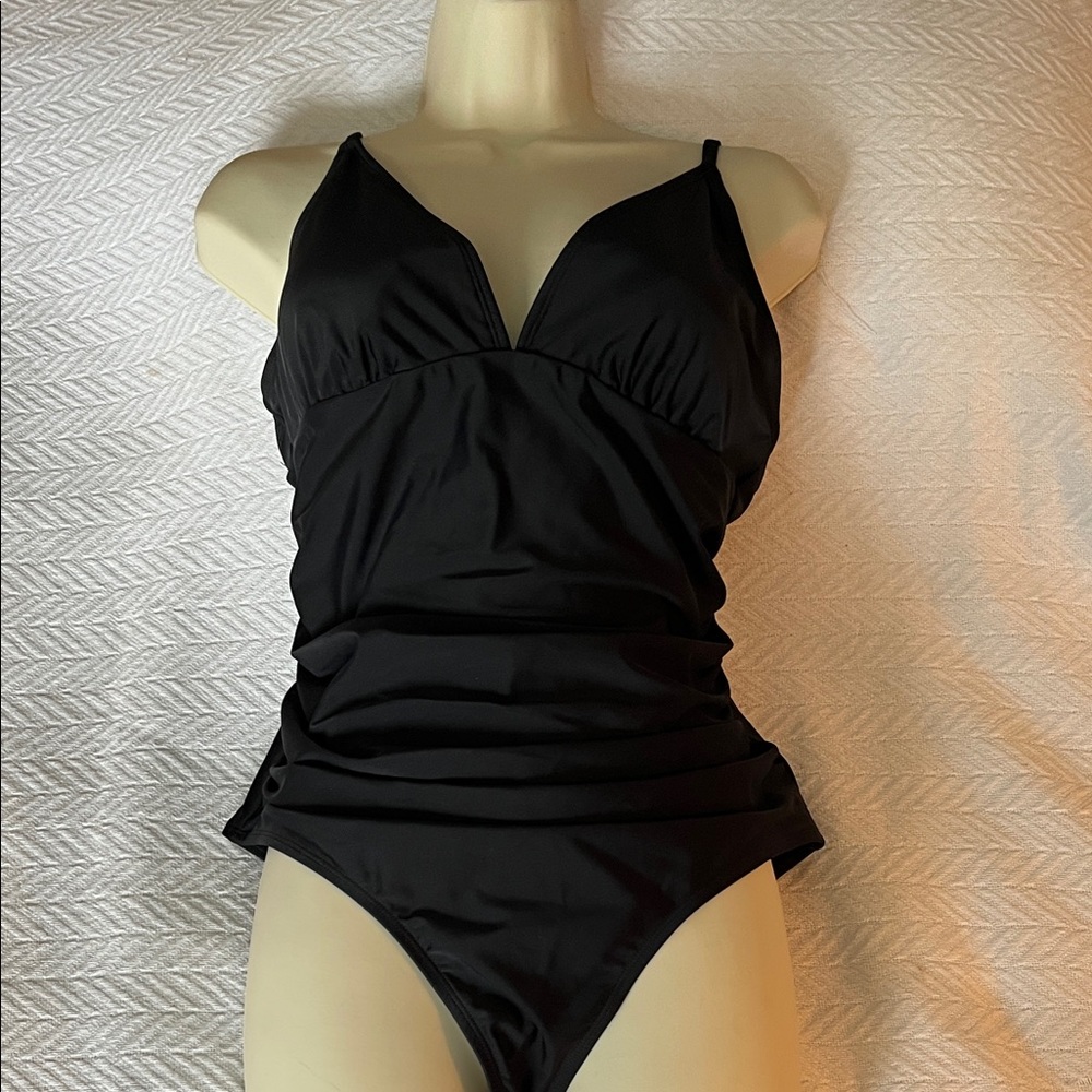 Cupshe Black One-Piece Swimsuit w/ Adjustable Straps & Removable Pads XL